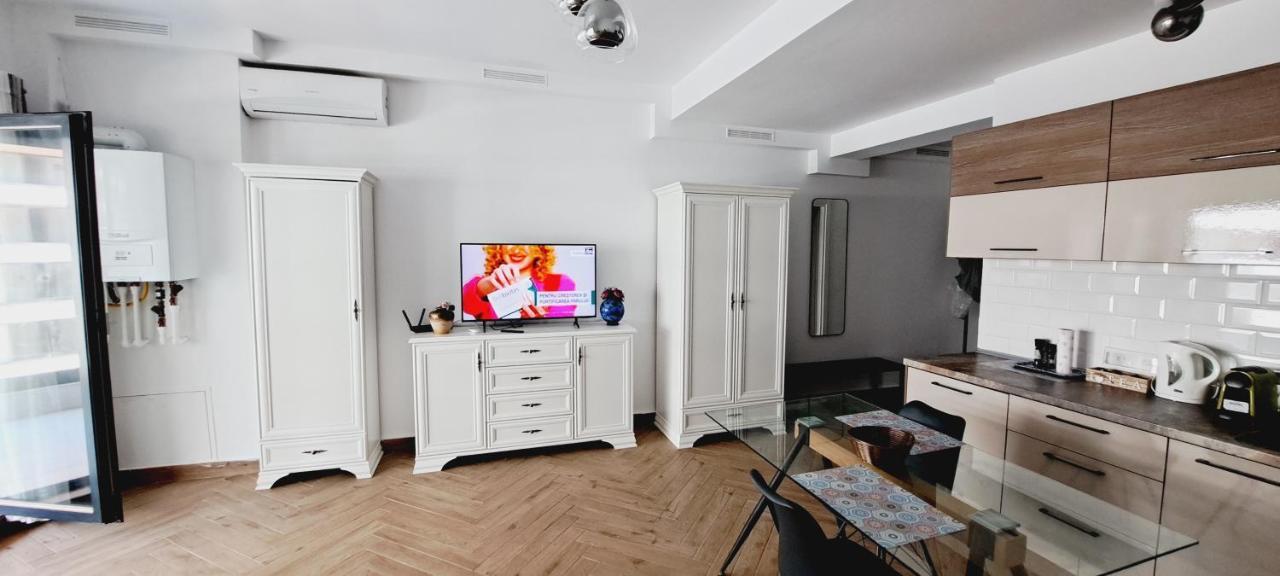 Mamaia Nord Studio La 10 M De Plaja Langa Cluburi Exterior photo